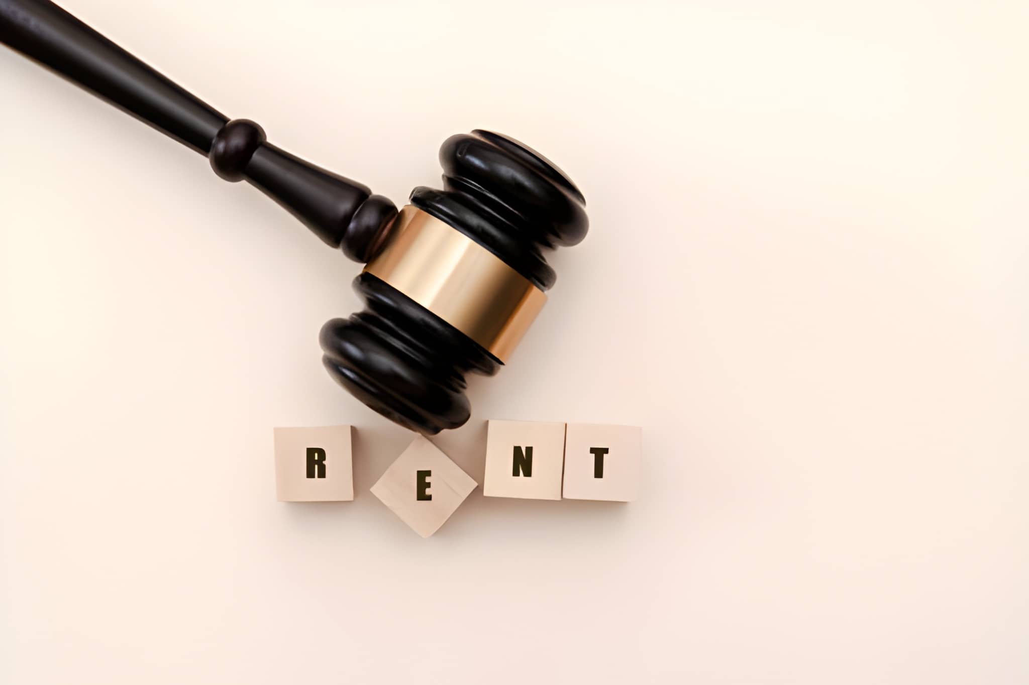 Mediation vs. Arbitration in Rental Conflicts